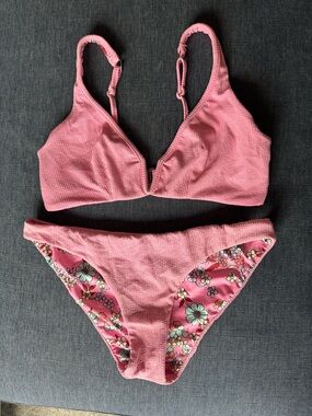 Maaji Pink Reversible Bikini 
(M/L)